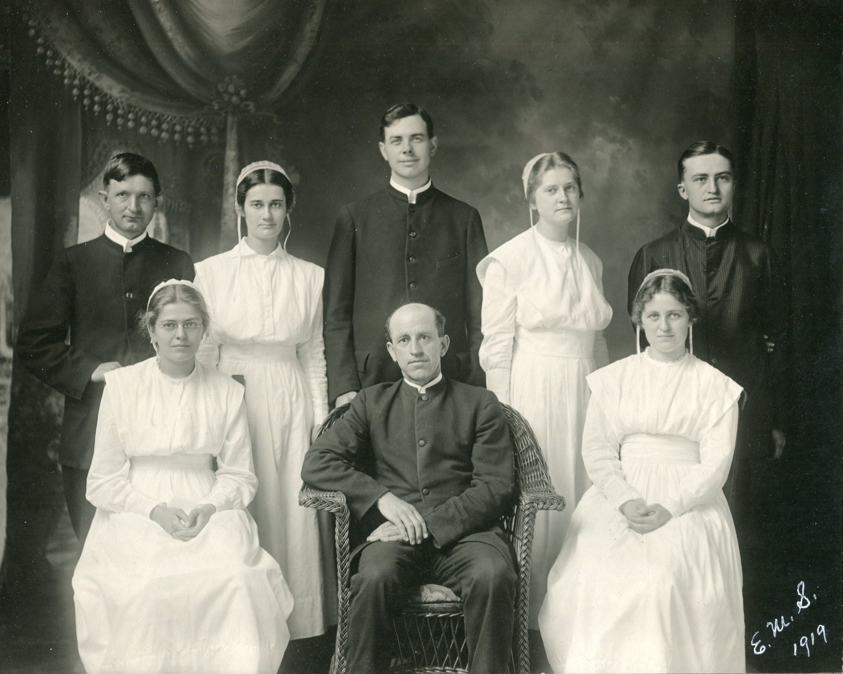 First EMS graduating class, 1919